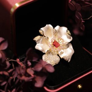 luxurious design and a zircon flower motif